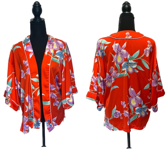 Forever 21 Other - Floral Kimono Top size Medium